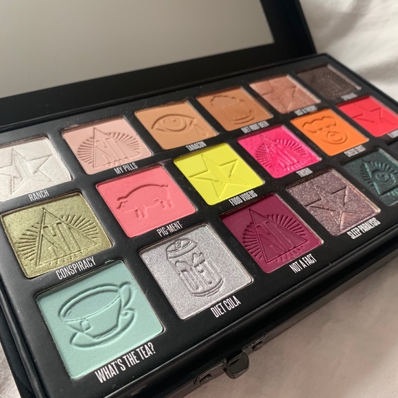 Makeup Pallet - Picture 4 of 5